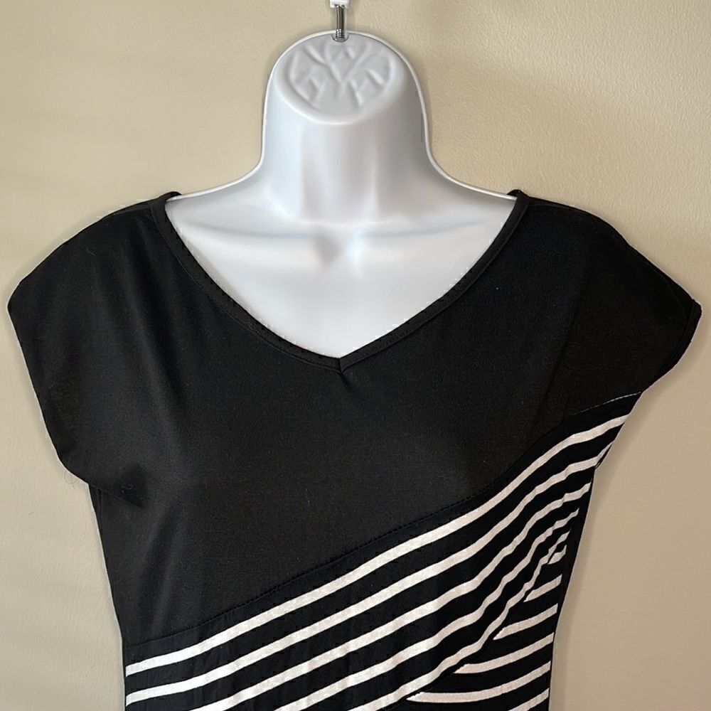Black dress with white stripes Size Large - Picture 2 of 6